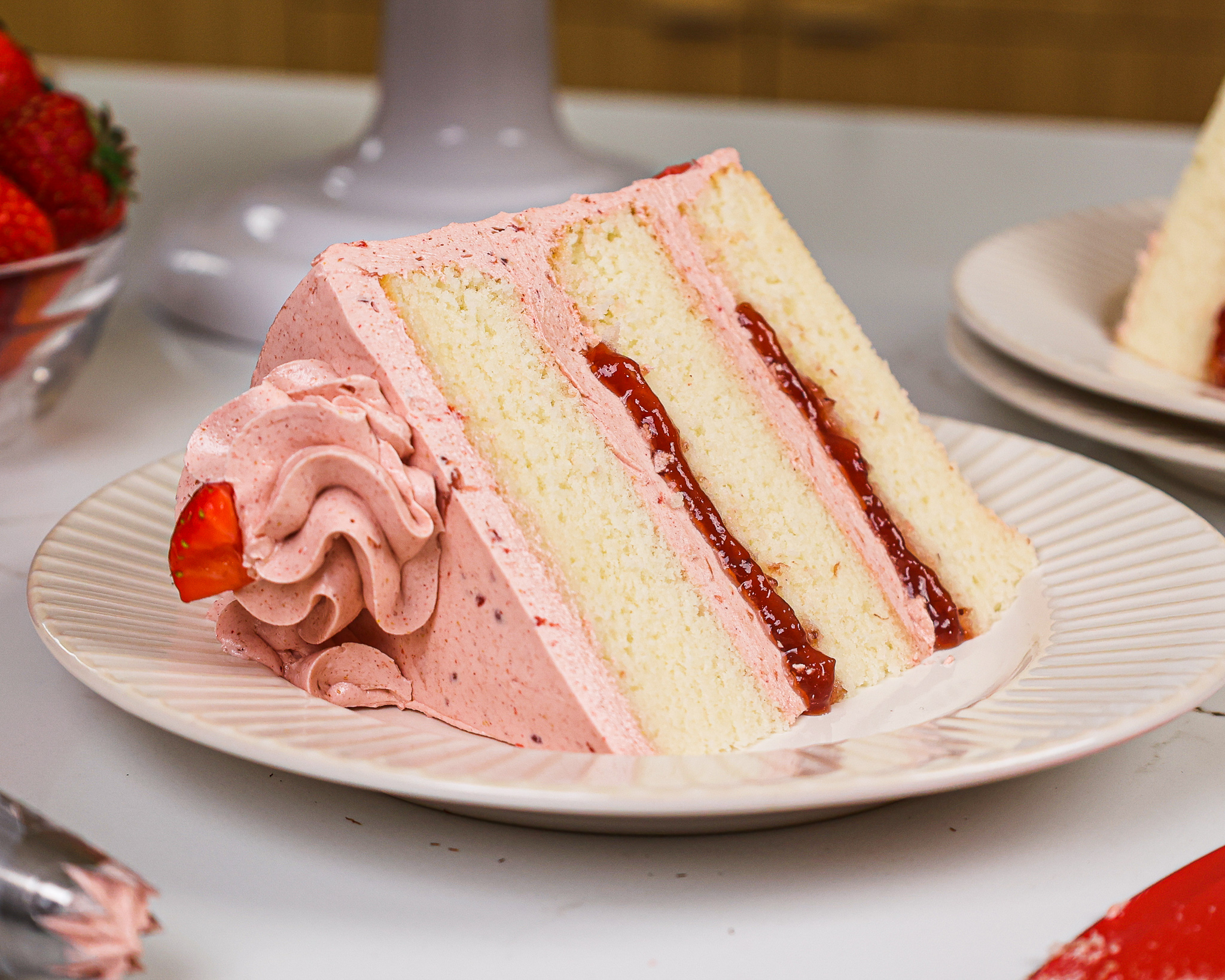 Strawberry Cake (1 piece / slice)